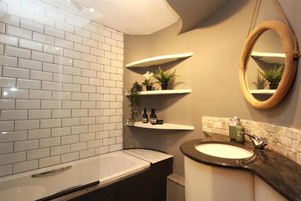 Large New-York Style Penthouse Apartment In Leeds City Centre With Contactless Check In Exterior photo