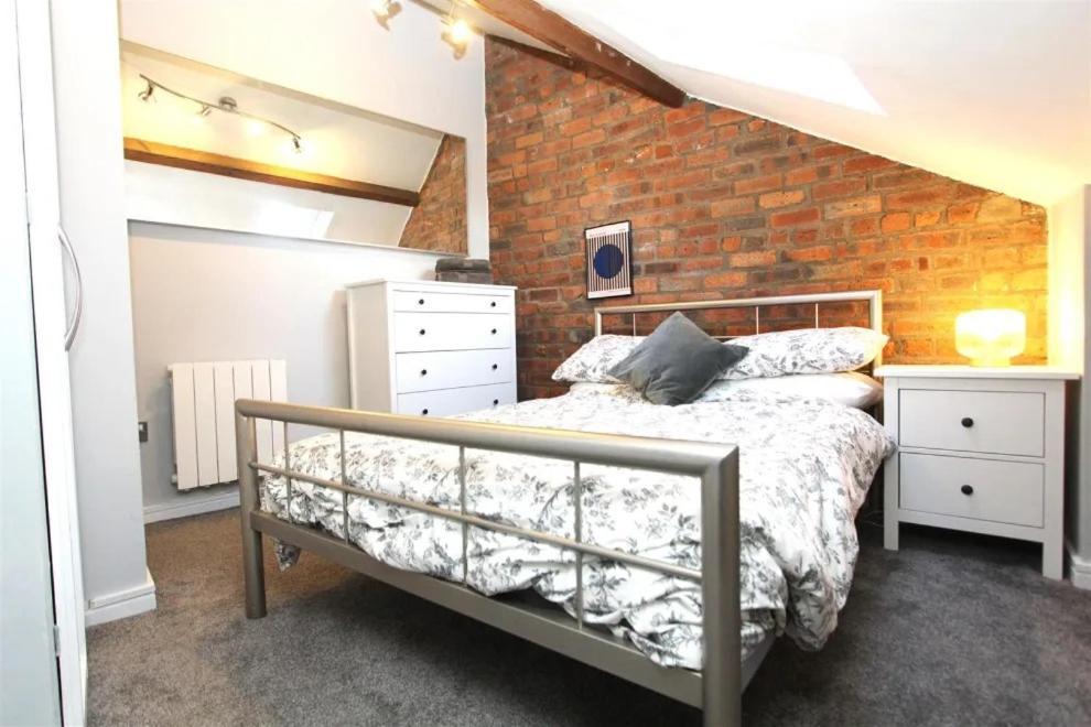 Large New-York Style Penthouse Apartment In Leeds City Centre With Contactless Check In Exterior photo